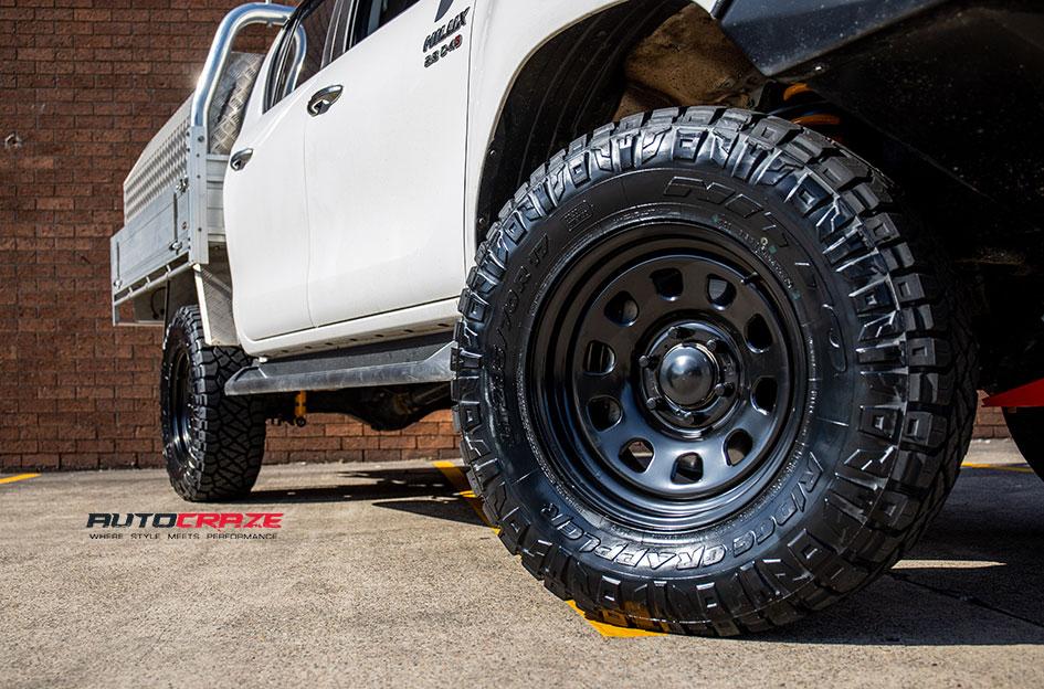 TOYOTA HILUX N80 4WD D HOLE BLACK